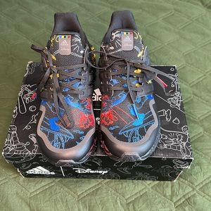 Adidas Ultraboost DNA (Disney Goofy)
